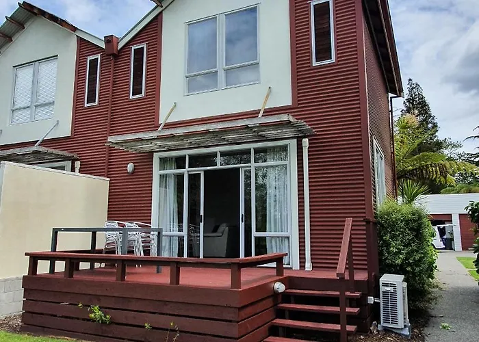 Holiday home Kuituna On The Canal Villa, 3 Bedrooms *
