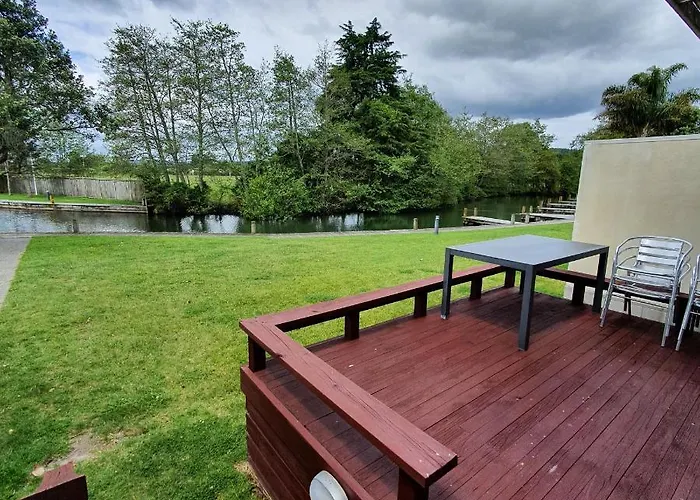 Kuituna On The Canal Villa, 3 Bedrooms * Rotorua