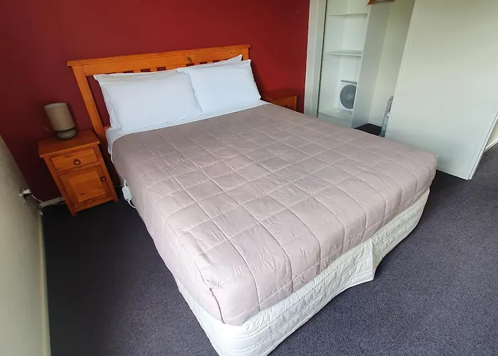 Kuituna On The Canal Villa, 3 Bedrooms Holiday home Rotorua