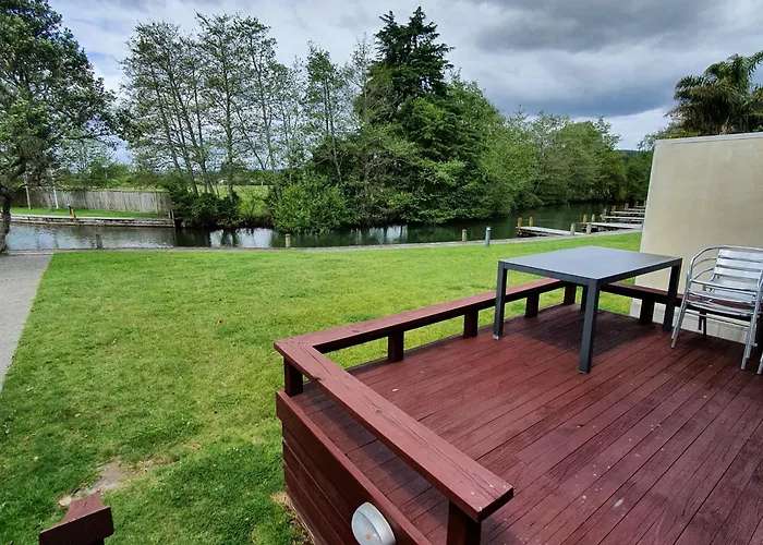 Kuituna On The Canal Villa, 3 Bedrooms * Rotorua